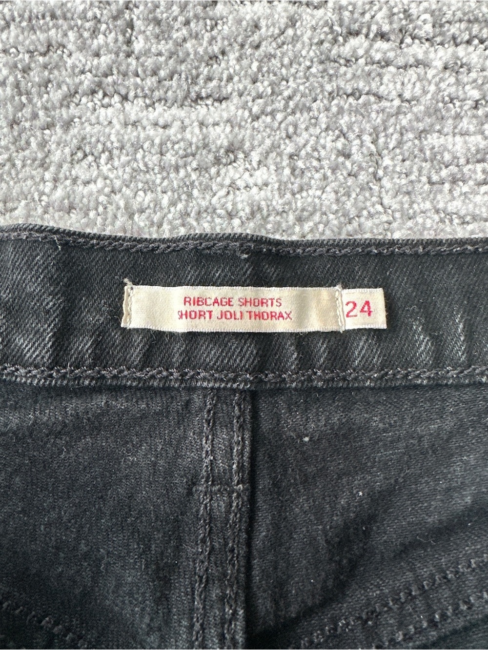Levi’s Ribcage High-Waist Denim Shorts | Size 24 - Picture 7 of 13
